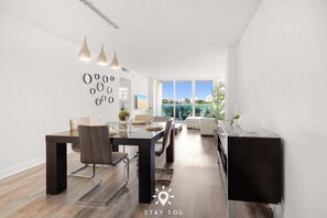Dining - Modern Hollywood Beach Escape |  City Views (Hollywood)