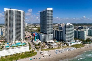 Exterior - Modern Hollywood Beach Escape |  City Views (Hollywood)