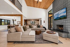 TV, fireplace, table football, offices - NEW Cabin! | Mtn Views! | AC | Hot Tub | Fire Pit (Flagstaff)