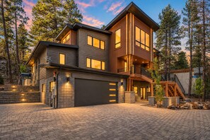Exterior - NEW Cabin! | Mtn Views! | AC | Hot Tub | Fire Pit (Flagstaff)