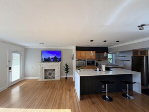 Fridge, microwave, oven, stovetop - Modern 2/2 Pool Home: 5 Min to Beach & Galleria – Pets Welcome! (Fort Lauderdale)