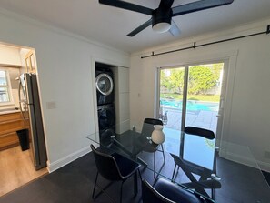 Dining - Modern 2/2 Pool Home: 5 Min to Beach & Galleria – Pets Welcome! (Fort Lauderdale)