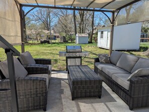 Terrace/patio - Comfy 3-Bedroom House in Merriam (Mission)