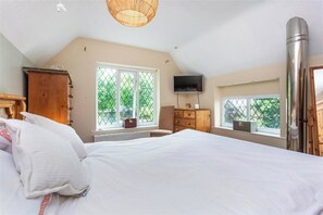 2 bedrooms, free WiFi, bed sheets - Charming 2BR Family Retreat | Garden & Relaxation (Scorton)