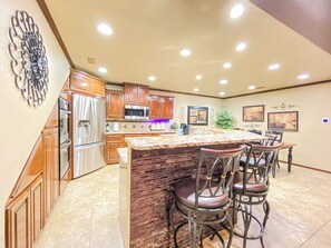 Private kitchen - Beautiful two-story townhome in central Abilene by Redbud Park. (Abilene)