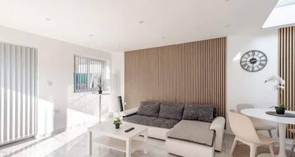 Spacious and bright one bedroom apartment