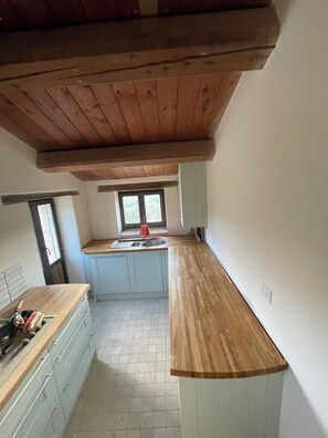 Fridge, oven, stovetop, dishwasher - Italian Villa with private pool and spectacular views (Gualdo)