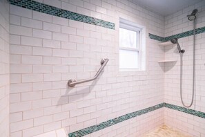 Shower - Cozy Cabin Getaway in Iosco County (Iosco County)