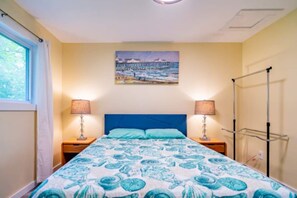 Iron/ironing board, WiFi, bed sheets - Cozy Cabin Getaway in Iosco County (Iosco County)