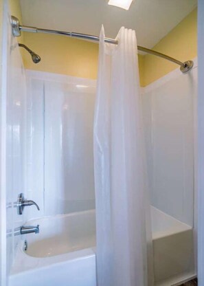 Shower - Cozy Cabin Getaway in Iosco County (Iosco County)