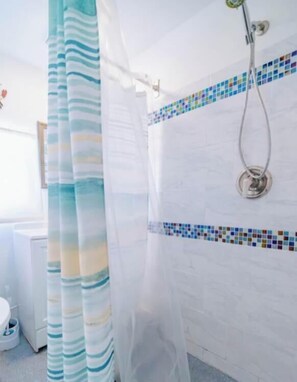 Shower - Cozy Cabin Getaway in Iosco County (Iosco County)