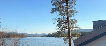 Curlew Lake Escape - Peaceful 2 Bedroom Cabin with Full Bath at Tiffanys Resort