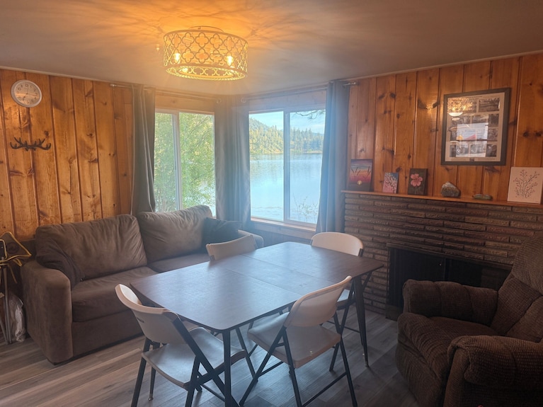 Curlew Lake Escape - Peaceful 2 Bedroom Cabin With Full Bath At Tiffanys Resort - Washington