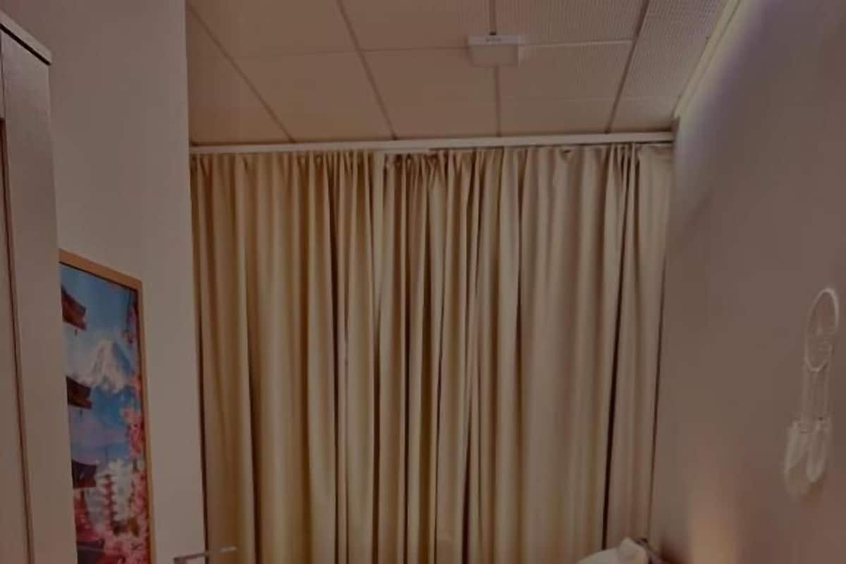 Deluxe Single Room | In-room safe, iron/ironing board, free WiFi