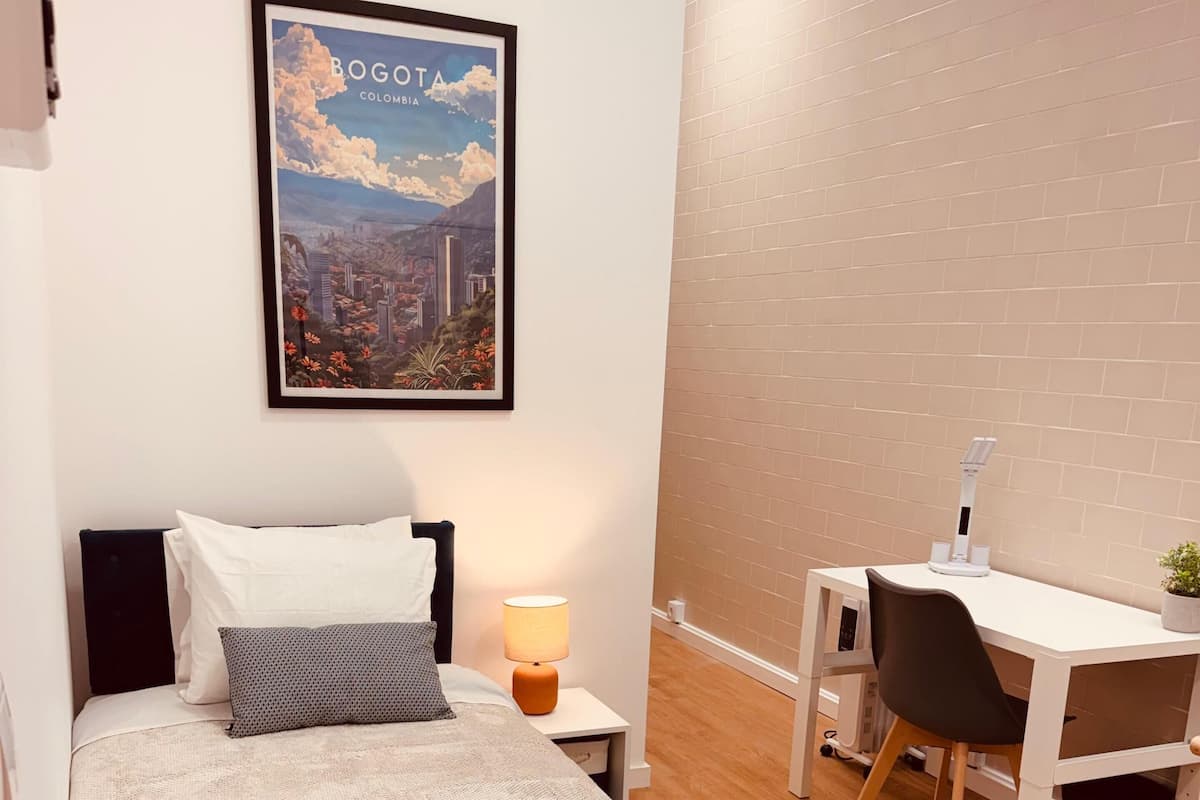 Deluxe Double Room | In-room safe, iron/ironing board, free WiFi