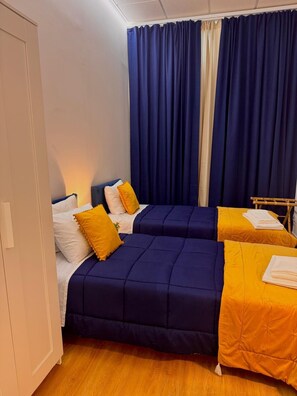 Deluxe Double or Twin Room | Peti besi dalam bilik, seterika/papan seterika, Wi-fi percuma 
