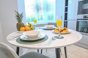 Dining - Stylish Home | Families | Groups | Contractors (Cheshire West and Chester)