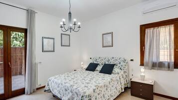 1 chambre, fer et planche Ă repasser, Wi-Fi, draps fournis