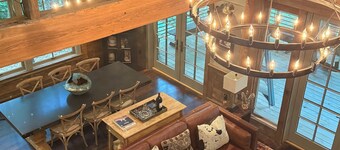 Cozy cabin 2 miles from Auburn's campus. 2 bdrm + loft. Sleeps 6.