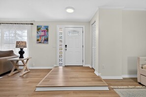 Interior - Private Pool & Tiki Bar Near Anna Maria (Bradenton)