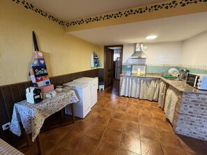 Fridge, microwave, coffee/tea maker, toaster