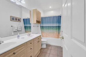 Bathroom - Lake View Condo w Pools  Magnolia Pointe (Myrtle Beach)