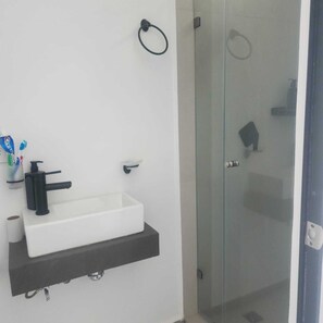 Shower, towels, soap, toilet paper - Close to the beautiful beaches of Punta de Mita and 10 minutes from the sea of Bucerias. (Tondoroque)