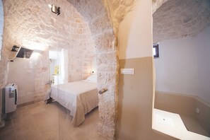 Shower, jetted bath, hair dryer, bidet - Oasis of relaxation and wellness among the countryside and the trulli of Alberobello (Martina Franca)