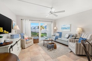 TV - Sandpiper 220 - Remodeled Beachfront Condo with Beach Gear (St. Augustine)