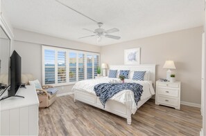 WiFi, bed sheets - Sandpiper 220 - Remodeled Beachfront Condo with Beach Gear (St. Augustine)