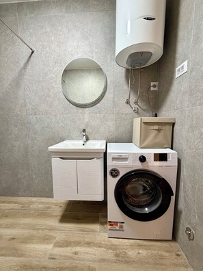 Shower, hair dryer, towels - Enjoyable 2-bedroom apartment with AC in charming Bečići (Bečići)