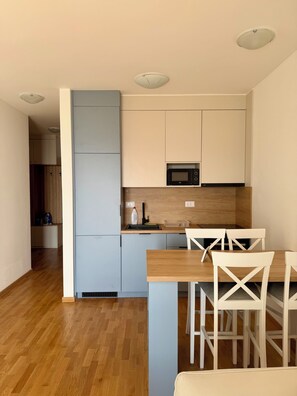 Private kitchen - Enjoyable 2-bedroom apartment with AC in charming Bečići, Giraffe Suites 8 (Bečići)