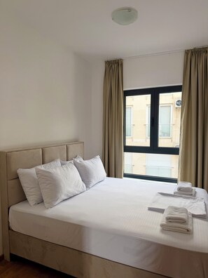 Iron/ironing board, Internet, bed sheets - Enjoyable 2-bedroom apartment with AC in charming Bečići (Bečići)
