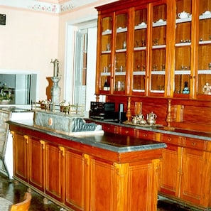 Bahagian dalam