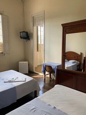 Room - Hotel Valenciano (Valença)