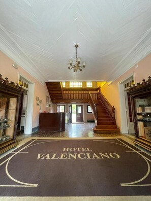 Lobby - Hotel Valenciano (Valença)