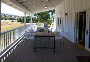 Outdoor dining - Capay Valley Country Home (Guinda)