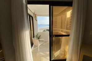 Interior - SHB Pé na Areia Refúgio Vista Mar (Santos)