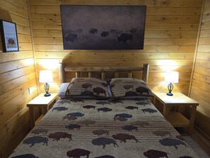 Room - Peaceful 2-bedroom cabin with AC in charming Irons, hot tub, sauna, covered deck (Irons)