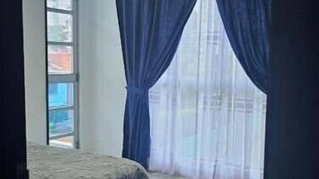 3 dormitorios, tabla de planchar con plancha, wifi y ropa de cama