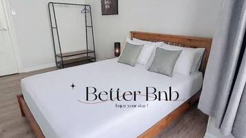 Iron/ironing board, WiFi, bed sheets