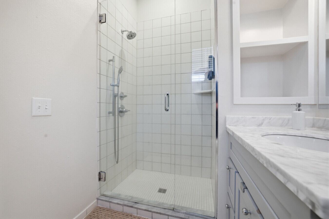 Hair dryer, towels