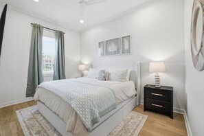 Travel cot, free WiFi, bed sheets - Coastline Escape 1BR - Near Beach (Pass Christian)