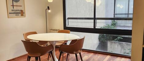 Studio | Dining