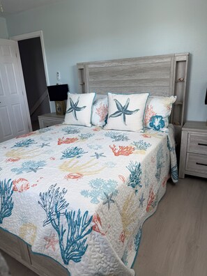 3 bedrooms, iron/ironing board, WiFi, bed sheets - Fantastic 3-bedroom house with walking distance to the serene Madeira Beach. (Madeira Beach)