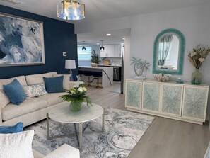 Smart TV - Fantastic 3-bedroom house with walking distance to the serene Madeira Beach. (Madeira Beach)