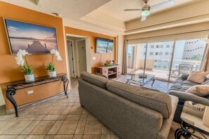 TV, offices - Bonita 405, Las Palmas Resort (Puerto Peñasco)