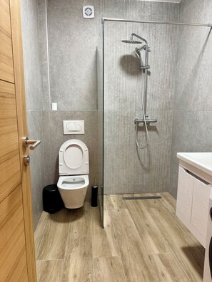 Bathroom - Enjoyable 2-bedroom apartment with AC in welcoming Bečići, Giraffe Suites 16 (Bečići)