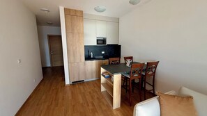 Dining - Enjoyable 2-bedroom apartment with AC in welcoming Bečići, Giraffe Suites 16 (Bečići)