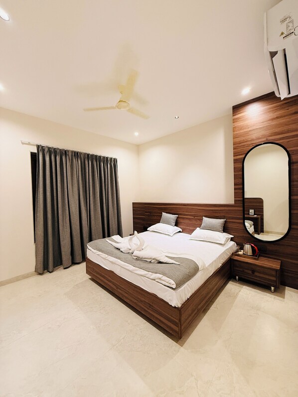 Deluxe Double Room, City View | Desk, laptop workspace, blackout drapes, soundproofing - Mangala HomeStay (Ujjain)